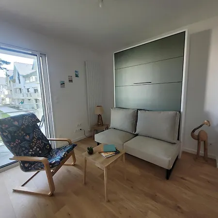 Agapanthe A 2 Pas Du Remblai * Les Sables-dʼOlonne